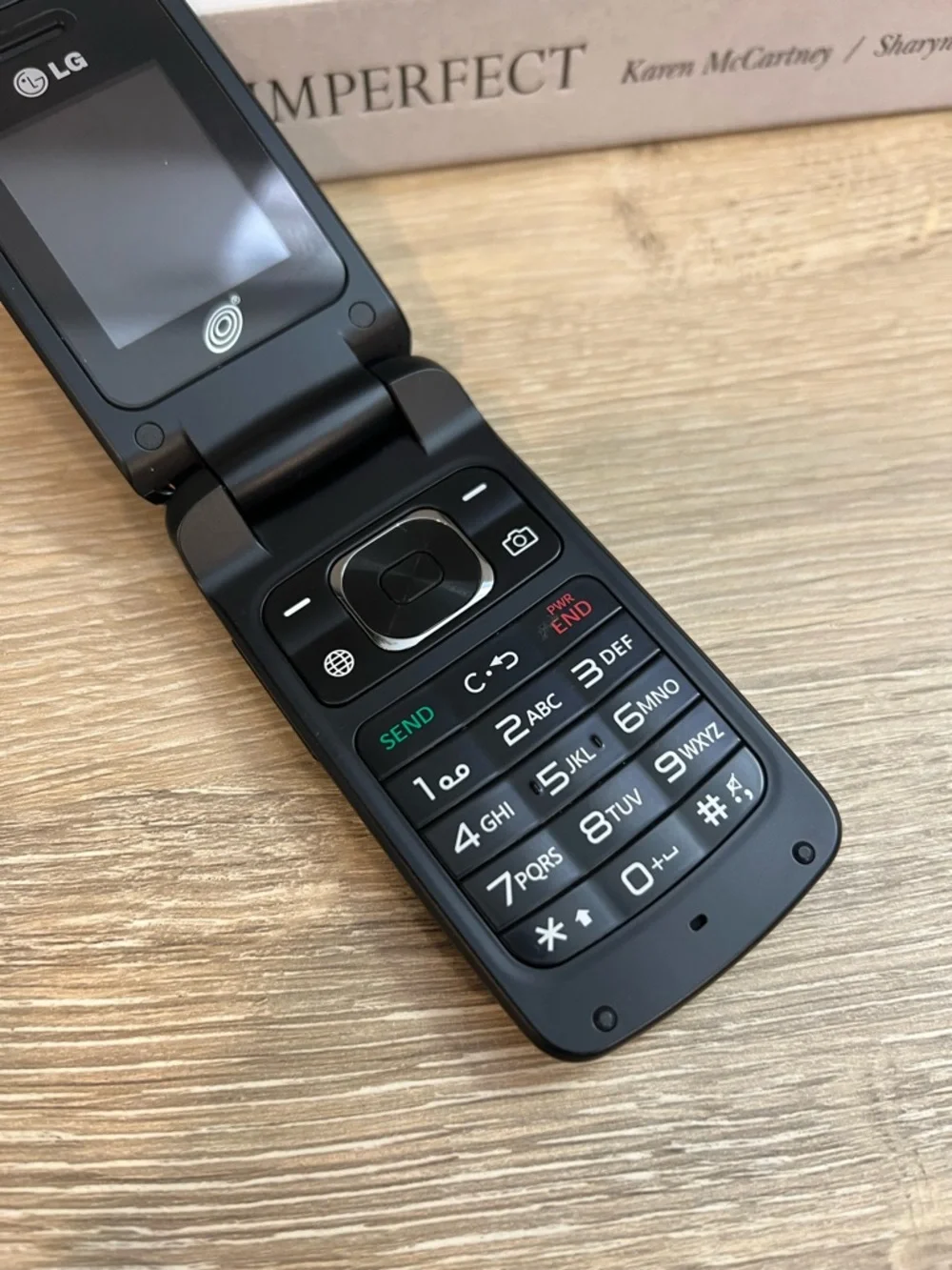 LG 420G TracFone Flip Phone Black Vintage Y2K Cell Phone Collectible